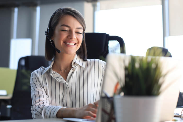 answering-service-vs-call-center-key-differences-explained